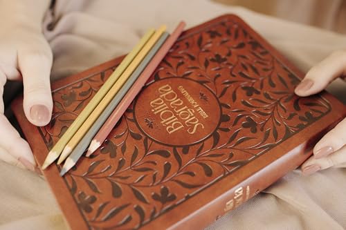 Bíblia NVI Bible Journaling, courosoft marrom com baixo relevo, com espaço para anotações, Leitura Perfeita, Falei com Amor: Bíblia Sagrada Nova Versão Internacional