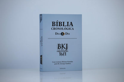 Bíblia Cronológica - Dia a Dia - Com Leituras Diarias - King James Fiel 1611 Portugues do Brasil