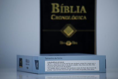Bíblia Cronológica - Dia a Dia - Com Leituras Diarias - King James Fiel 1611 Portugues do Brasil