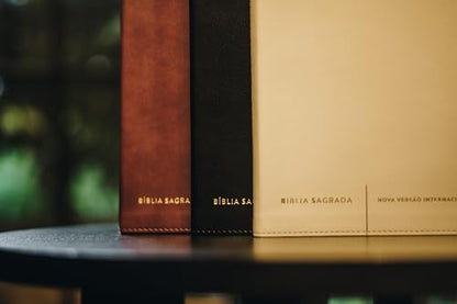 Biblia Sagrada Slim NVI Luxo Capa Branca (Em Portugues do Brasil)